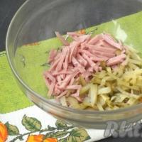 Салат с ветчиной и грибами — сытное и оригинальное блюдо для праздничного стола